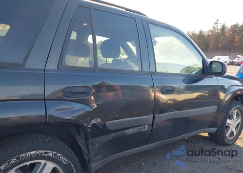2005 Chevrolet Trailblazer Ls from USA, damaged, VIN 1GNDS13S552266521